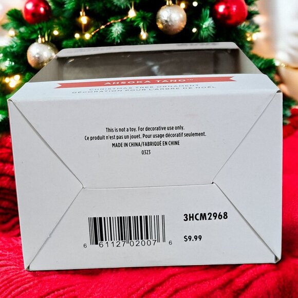 Star Wars: Ahsoka Tano Hallmark Ornament - Picture 4 of 7